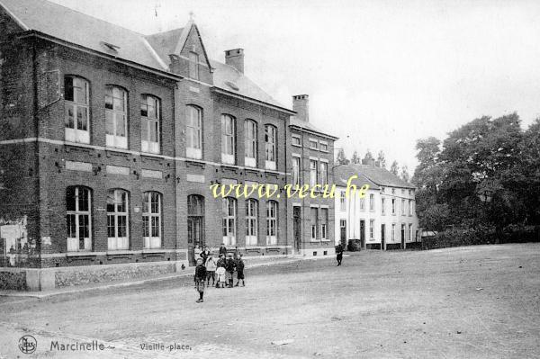 ancienne carte postale de Marcinelle Vieille place
