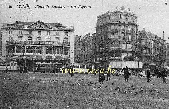ancienne carte postale de Liège Place St Lambert - Les Pigeons