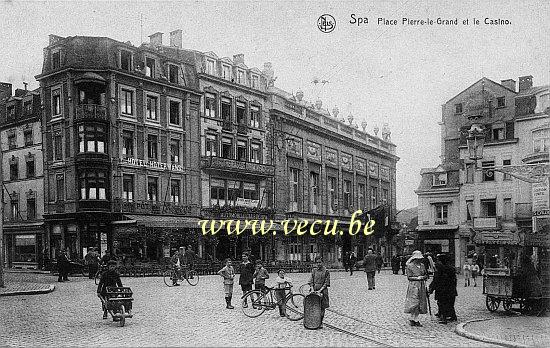 ancienne carte postale de Spa Place Pierre-le-Grand et le casino