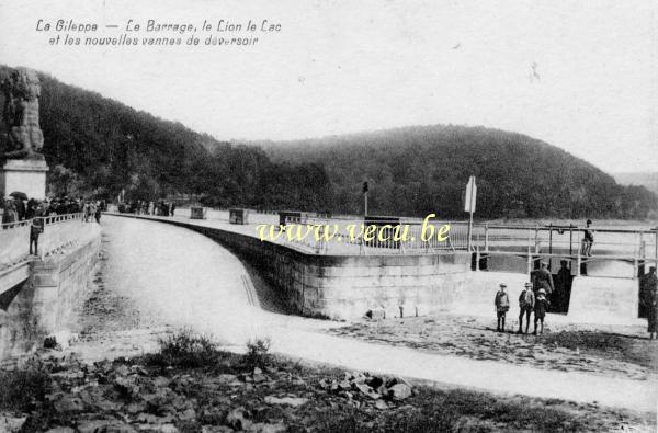 ancienne carte postale de La Gileppe Le barrage, le lion, le lac et les nouvelles vannes de déversoir