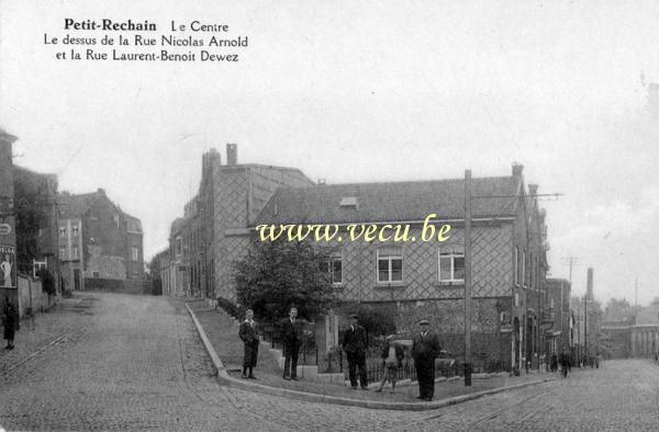 ancienne carte postale de Petit-Rechain Le centre - Le dessus de la rue Nicolas Arnold et la rue Laurent Benoît Dewez