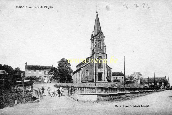 ancienne carte postale de Hamoir Place de l'Eglise