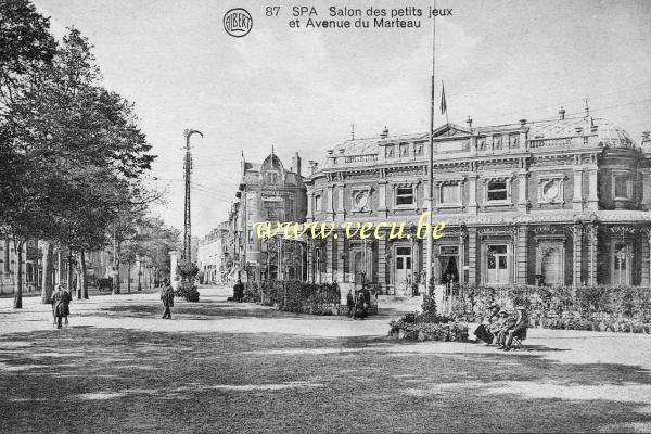 ancienne carte postale de Spa Salon des petits Jeux et Avenue du Marteau