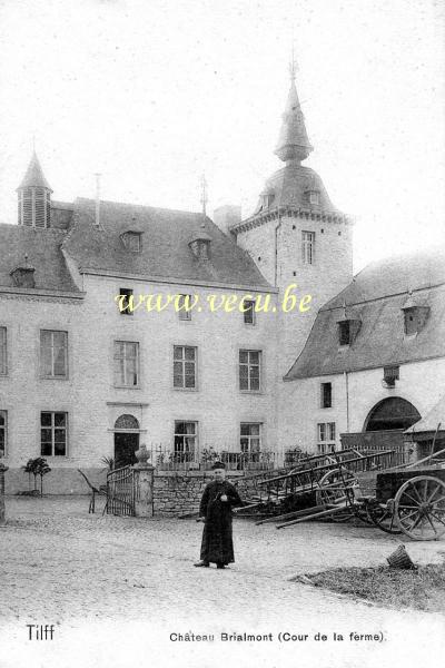 ancienne carte postale de Tilff Château Brialmont (Cour de la ferme)