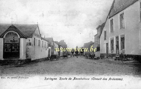ancienne carte postale de Bastogne Route de Neuchâteau (Circuit des Ardennes)