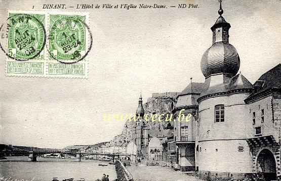 ancienne carte postale de Dinant L'hôtel de ville et l'église Notre-Dame.