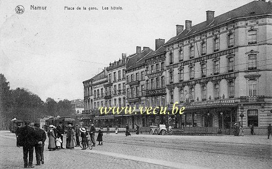 ancienne carte postale de Namur Place de la Gare, les Hôtels