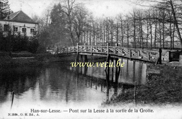 ancienne carte postale de Han-sur-Lesse Pont sur la Lesse à la sortie de la Grotte