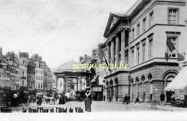 ancienne carte postale de Namur La Grand'place et l'hôtel de Ville