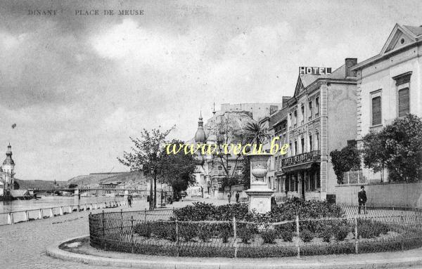 ancienne carte postale de Dinant Place de Meuse