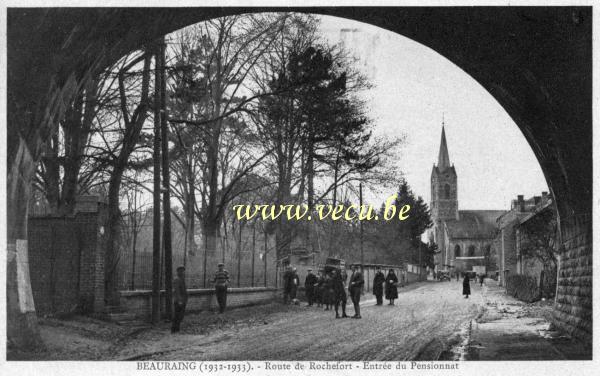 ancienne carte postale de Beauraing Route de Rochefort - Entrée du pensionnat