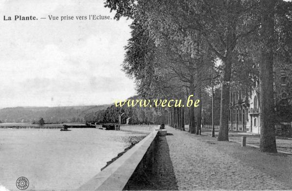 ancienne carte postale de Namur Vue prise vers l'écluse