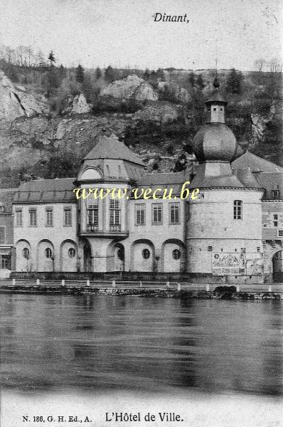 ancienne carte postale de Dinant L'Hôtel de ville