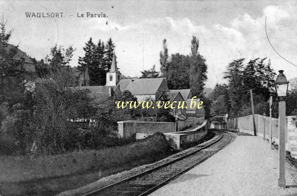 ancienne carte postale de Waulsort Le parvis
