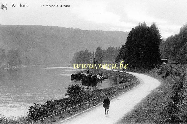ancienne carte postale de Waulsort La Meuse à la gare