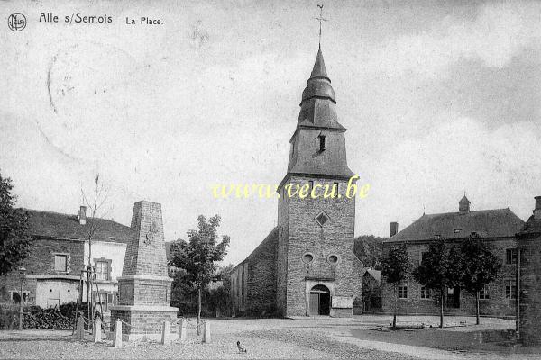 ancienne carte postale de Alle-sur-Semois La Place