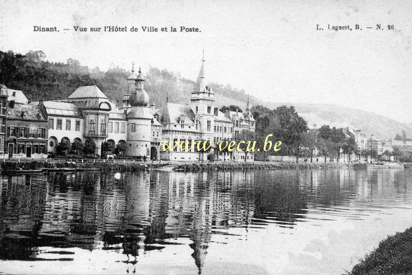 ancienne carte postale de Dinant Vue sur l'Hôtel de Ville et la Poste