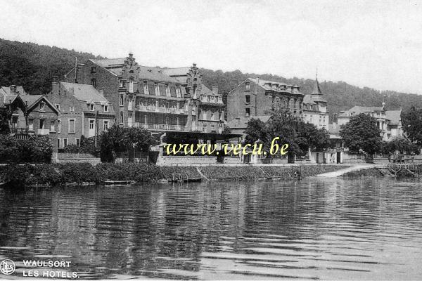 ancienne carte postale de Waulsort Les Hôtels