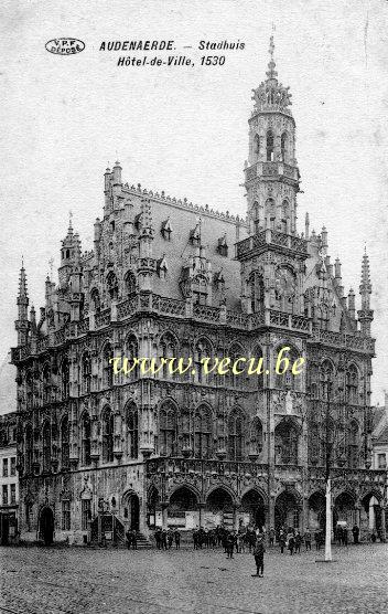 ancienne carte postale de Audenarde Stadhuis - Hôtel de Ville 1530