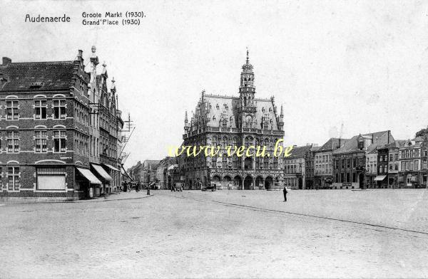 ancienne carte postale de Audenarde Grand Place