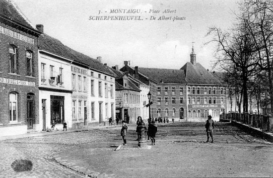 Cpa de Montaigu Place Albert