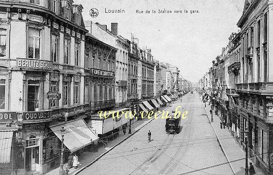 ancienne carte postale de Louvain Rue de la Station vers la gare