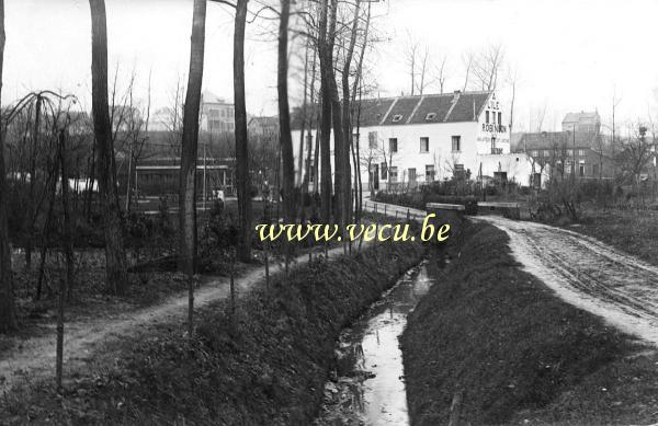 ancienne carte postale de Linkebeek A l'île Robinson - Hôtel Restaurant Café tenu par M. P. Vanuffel