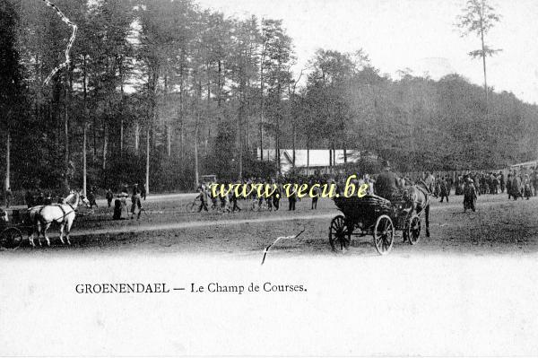 ancienne carte postale de Hoeilaart Le champ de courses