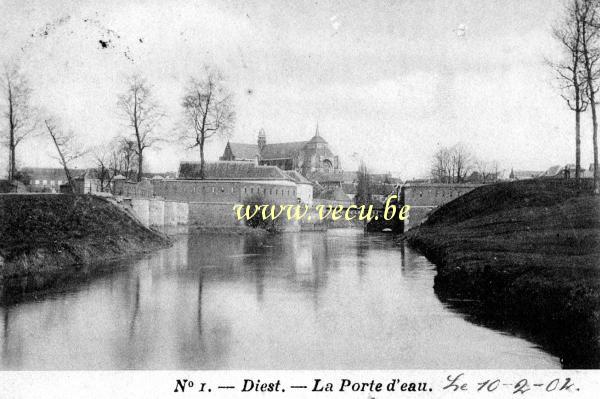 ancienne carte postale de Diest La porte d'eau