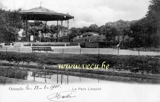 ancienne carte postale de Ostende Le parc Léopold