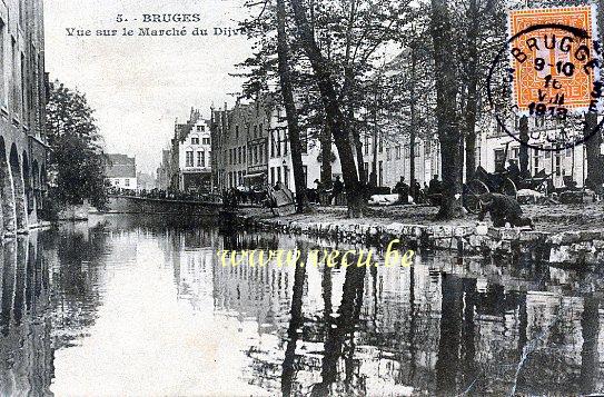 ancienne carte postale de Bruges Vue sur le marché du Dijver
