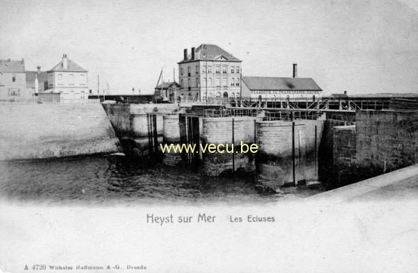 ancienne carte postale de Heyst Les écluses.