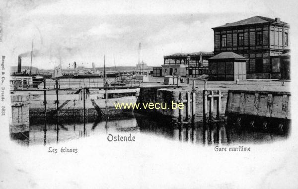 ancienne carte postale de Ostende Les écluses - Gare maritime
