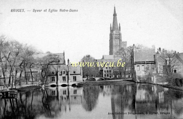ancienne carte postale de Bruges Dyver et Eglise Notre-Dame