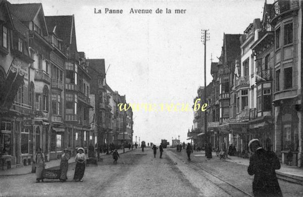 ancienne carte postale de La Panne Avenue de la mer