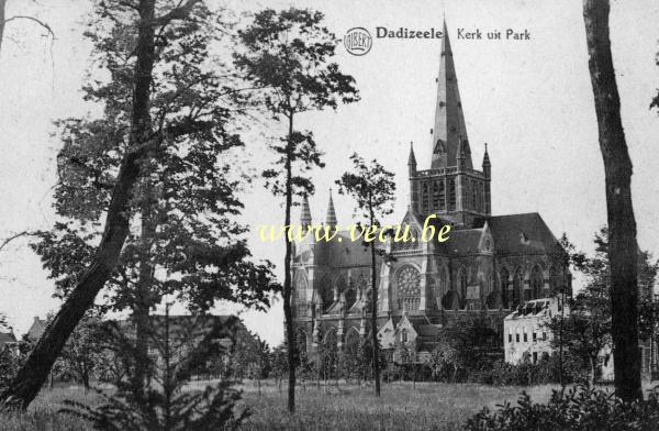 ancienne carte postale de Dadizele L'église vue du parc