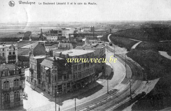 ancienne carte postale de Wenduyne Le boulevard Léopold II et le coin du moulin