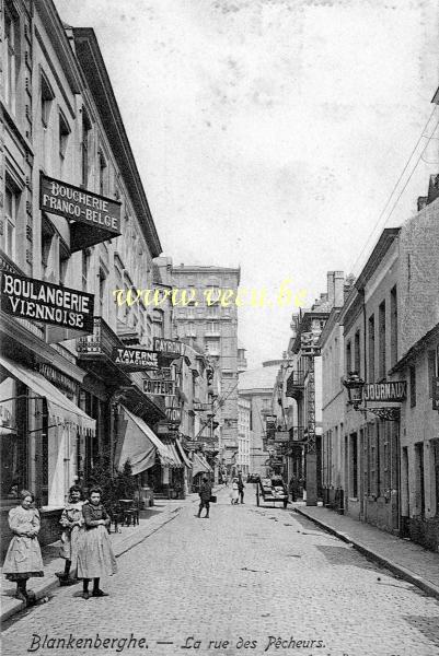 ancienne carte postale de Blankenberge La rue des Pêcheurs