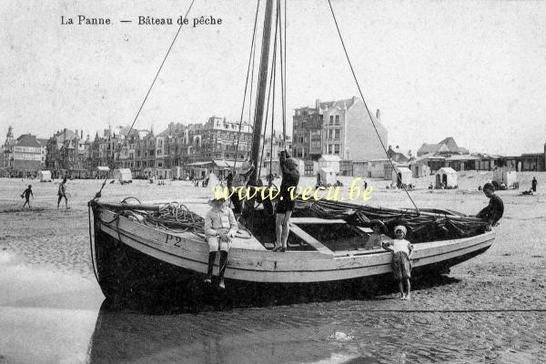 ancienne carte postale de La Panne Bateau de pêche