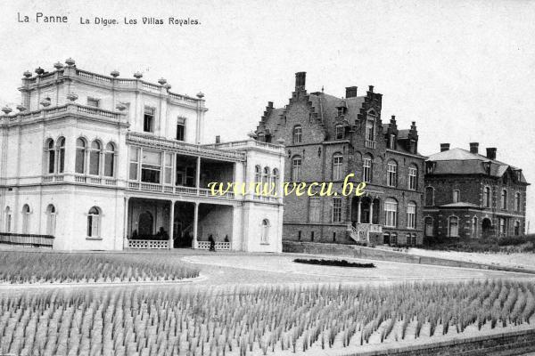 ancienne carte postale de La Panne La Digue. Les Villas Royales