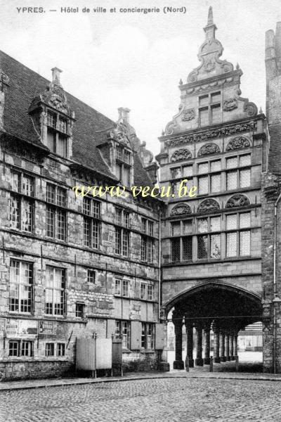 ancienne carte postale de Ypres Hôtel de ville et conciergerie