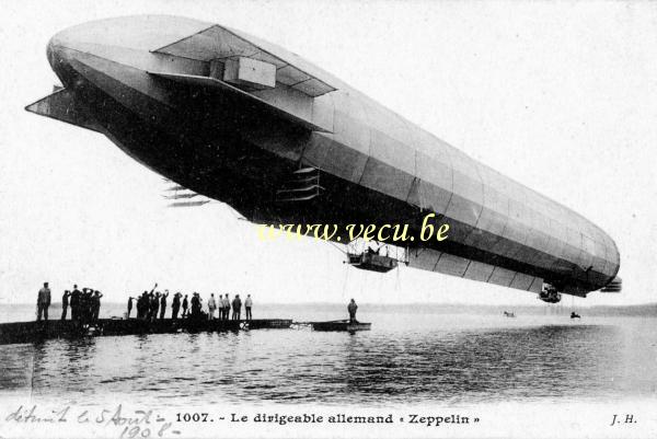 postkaart van Luchtschepen Le dirigeable allemand Zeppelin