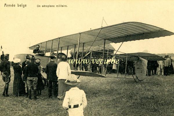 postkaart van Vliegtuigen Fernand Jacquet à bord de son biplan Henri Farman