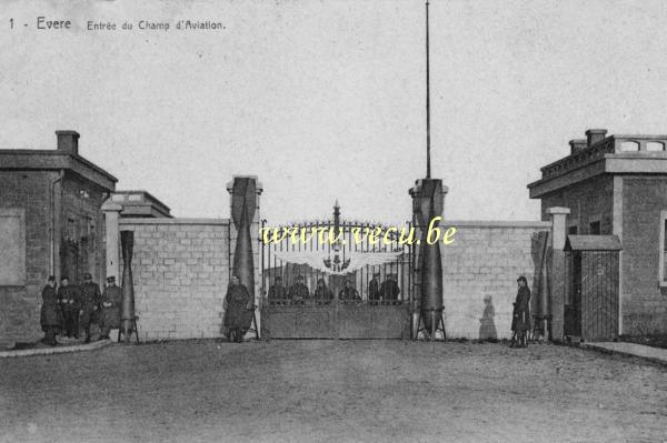 ancienne carte postale de Aéroports Evere - Entrée du champ d'aviation