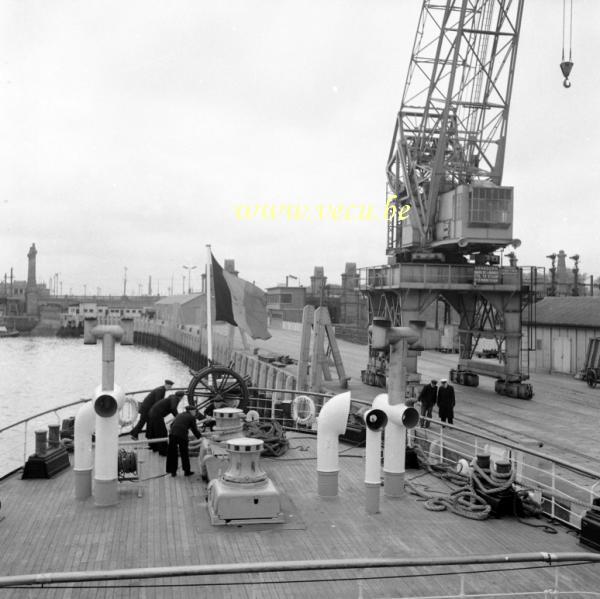 photo ancienne  de paquebots  Accostage de la malle Prince Charles à Ostende