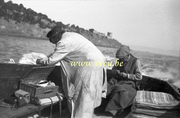 photo ancienne  de bateaux de pêche  Sortie de pêche