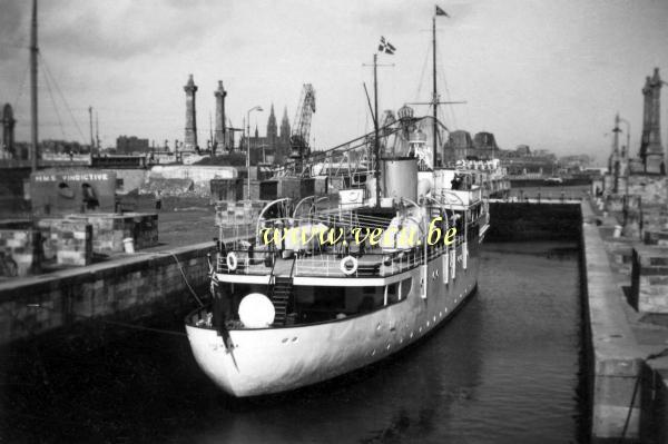 photo ancienne  Le yacht Shemara dans le port d'Ostende