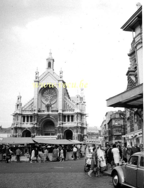 photo ancienne  de Bruxelles - Sainte-Catherine  Marché sur la place Sainte Catherine