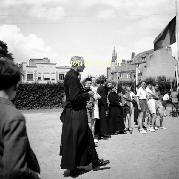 photo ancienne  de la commune d'Etterbeek  Jeux de Saint louis au collège Saint Michel. Rue du Collège St Michel 55-57