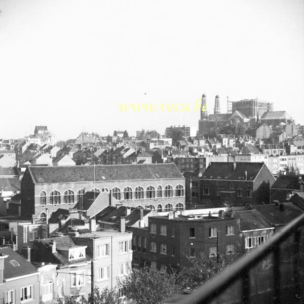 photo ancienne  de la commune de Ganshoren  Panorama de Ganshoren et vue sur la basilique et sa coupole pas terminée